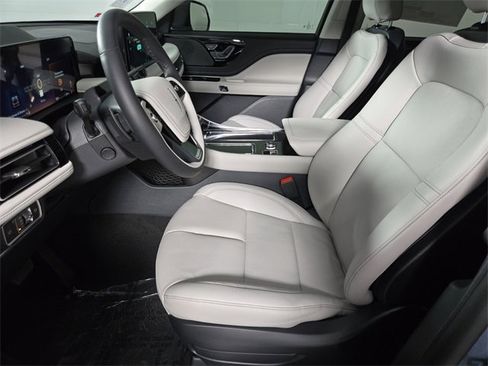 New 2026 Lincoln Aviator Premiere image 13