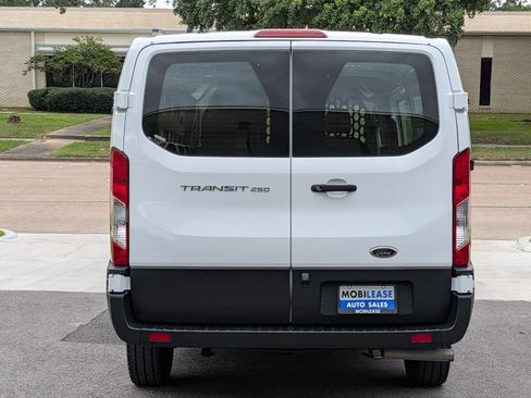 Used 2025 Ford Transit 250 Low Roof w/ Exterior Upgrade Package RWD image 4