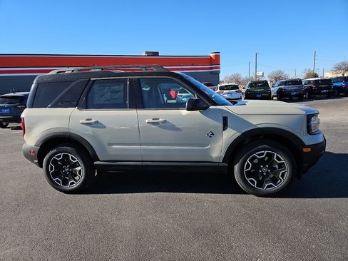 New 2025 Ford Bronco Sport Outer Banks image 14
