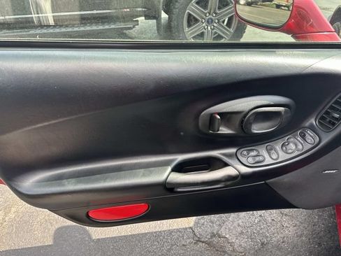 Used 2001 Chevrolet Corvette Coupe w/ Preferred Equipment Group1 RWD image 8