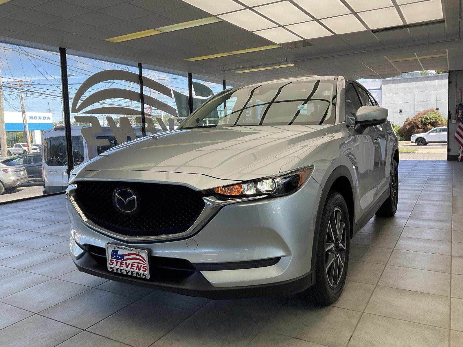 Used 2018 MAZDA CX-5 Touring w/ Preferred Equipment Package AWD/4WD image 3