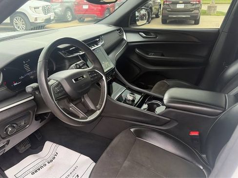 Used 2023 Jeep Grand Cherokee L Laredo AWD/4WD image 9