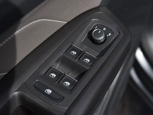 Used 2023 Volkswagen Atlas SE w/ Panoramic Sunroof Package image 8