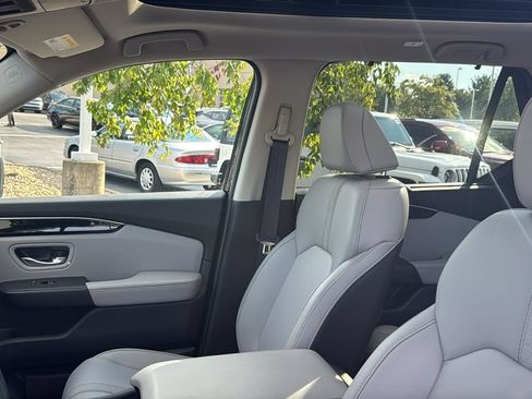 Used 2025 Honda Pilot Touring image 24