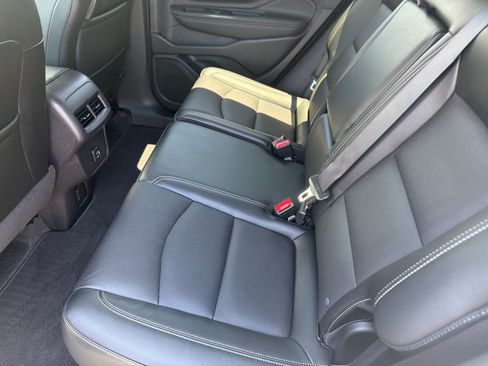Used 2024 GMC Terrain SLT AWD/4WD image 33