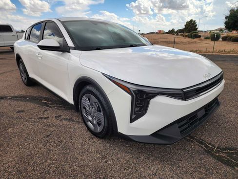 Used 2025 Kia K4 FWD image 1