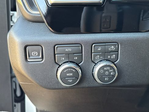 Used 2026 GMC Sierra 1500 SLT w/ SLT Premium Plus Package AWD/4WD image 29