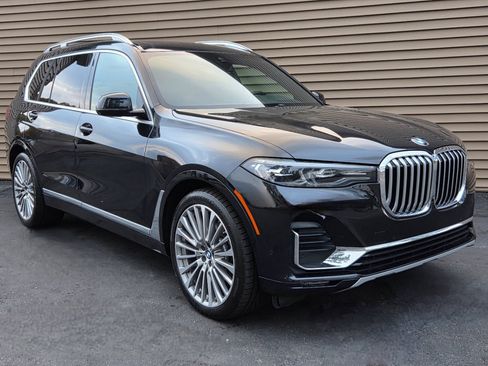 Used 2021 BMW X7 xDrive40i w/ Executive Package 2 image 8