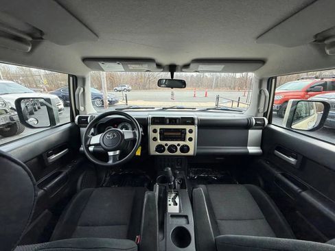 Used 2008 Toyota FJ Cruiser 4WD image 13