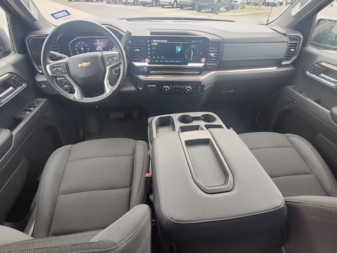 Used 2025 Chevrolet Silverado 1500 LT image 8