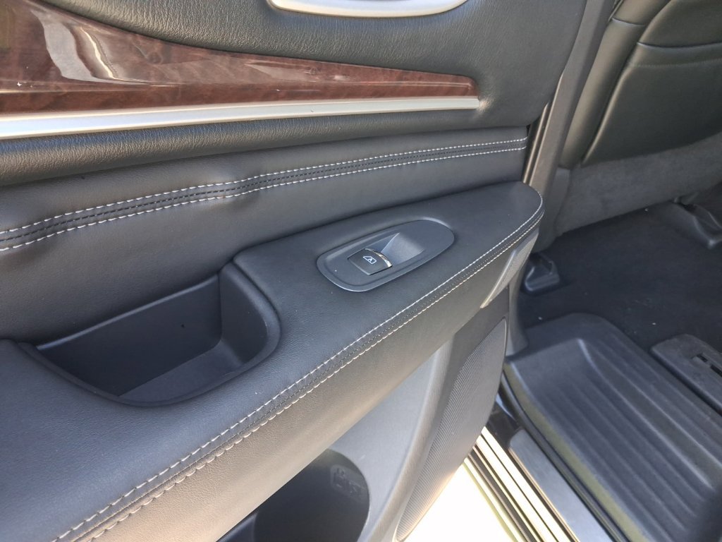 Used 2020 INFINITI QX60 Luxe w/ Sensory Package FWD image 12