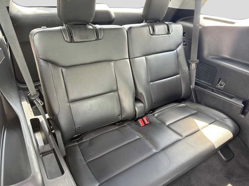 Used 2022 Ford Explorer XLT w/ Equipment Group 202A AWD/4WD image 21