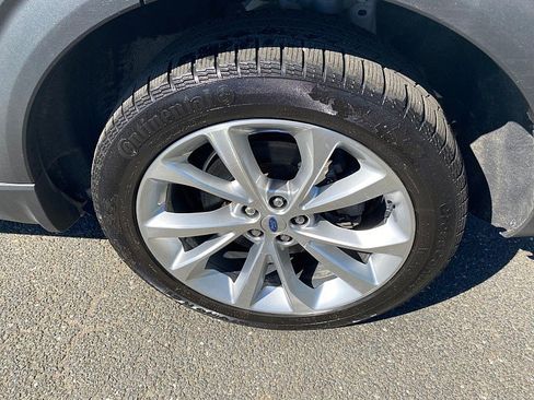 Used 2023 Ford Explorer Platinum w/ Technology Package AWD/4WD image 13