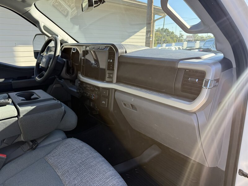 Used 2024 Ford F250 XLT w/ Black Appearance Package AWD/4WD image 27