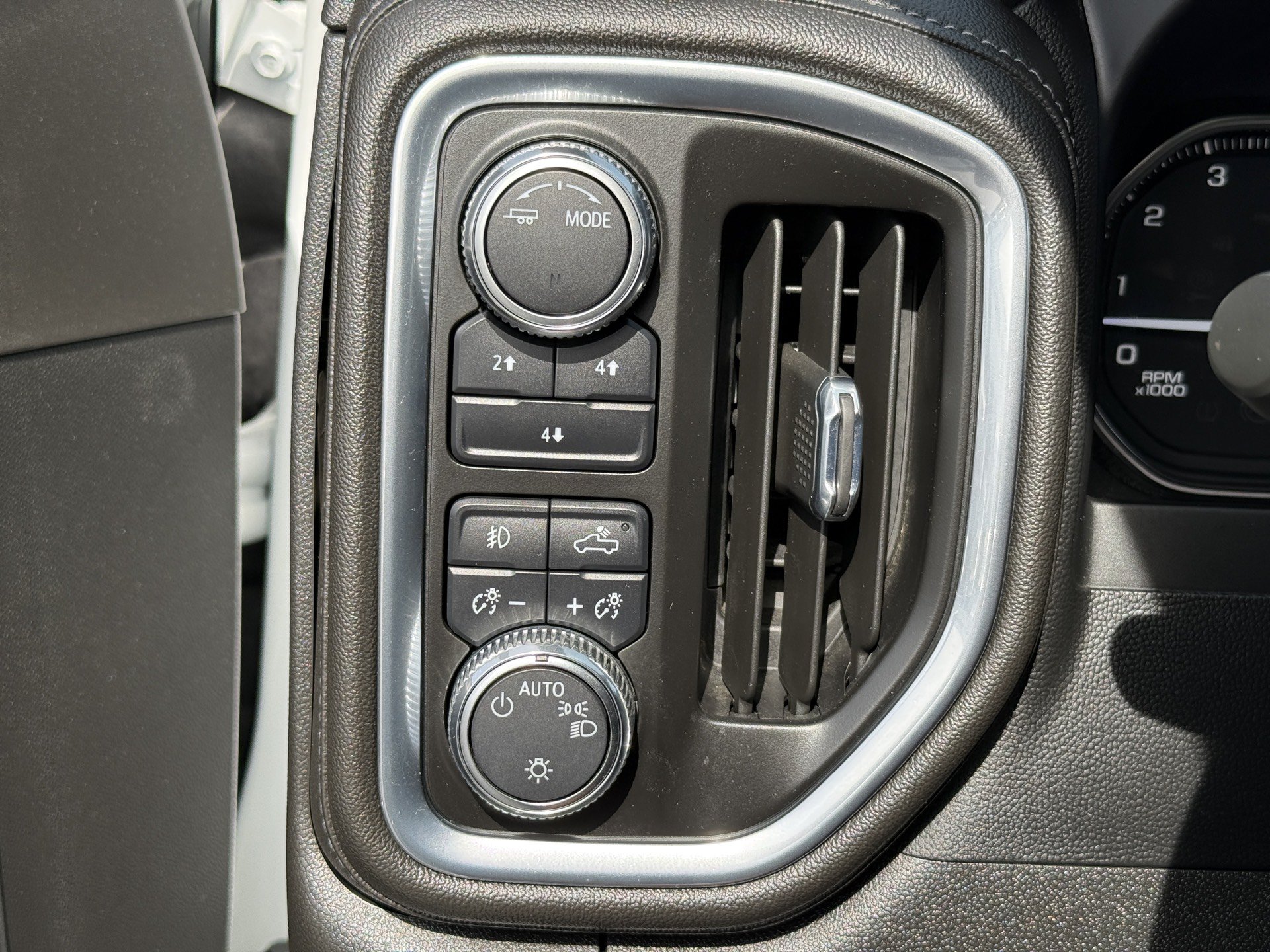 Used 2022 GMC Sierra 2500 SLE w/ SLE Convenience Package AWD/4WD image 31