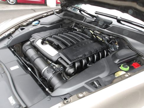 Used 2013 Porsche Cayenne image 25