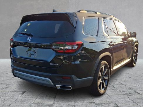 Used 2024 Honda Pilot Touring image 7