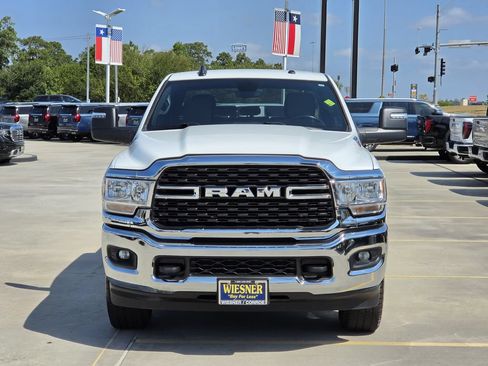 Used 2024 RAM 2500 Big Horn AWD/4WD image 2