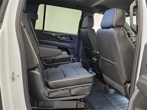 New 2025 GMC Yukon XL Elevation image 14