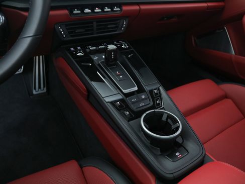 Used 2025 Porsche 911 Carrera 4 GTS image 28