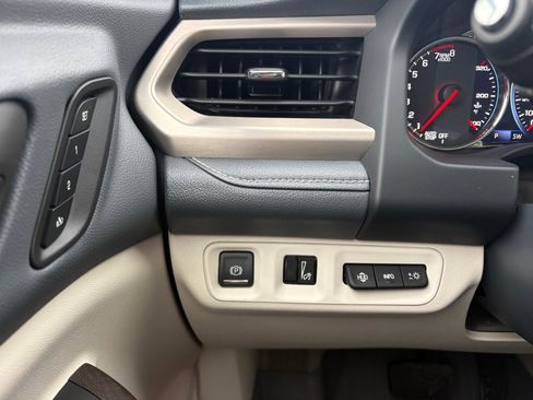 Used 2023 GMC Acadia Denali w/ Denali Technology Package image 32