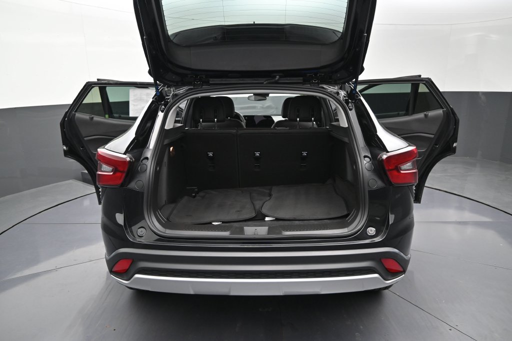 Certified 2026 Chevrolet Trax LT FWD image 11