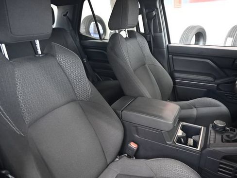 Used 2025 Toyota 4Runner SR5 AWD/4WD image 9