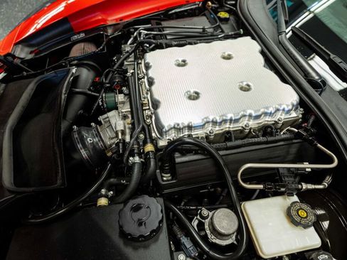 Used 2015 Chevrolet Corvette Z06 w/ 3LZ Preferred Equipment Group image 9