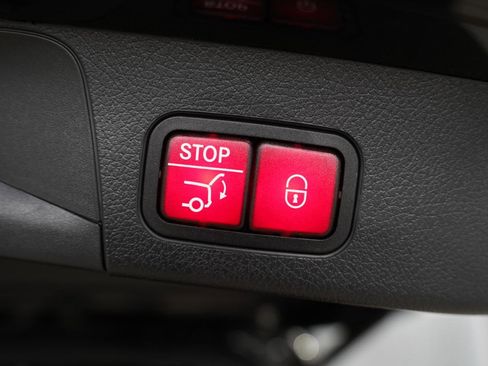 Used 2020 Mercedes-Benz GLB 250 image 38