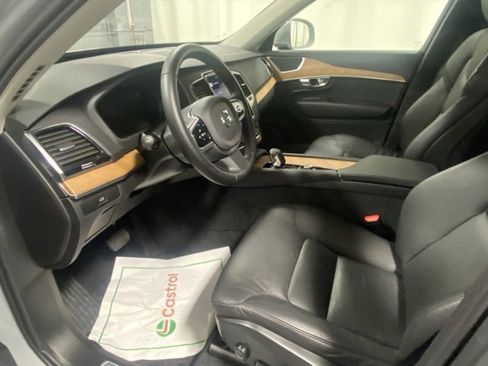 Used 2025 Volvo XC90 B6 Plus image 10