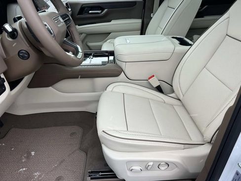 New 2026 GMC Yukon XL Denali w/ Denali Reserve Package image 21