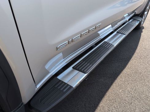 Used 2022 GMC Sierra 1500 SLT w/ SLT Premium Plus Package AWD/4WD image 12