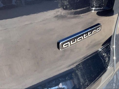 Used 2025 Audi Q5 Premium w/ Convenience Package image 9