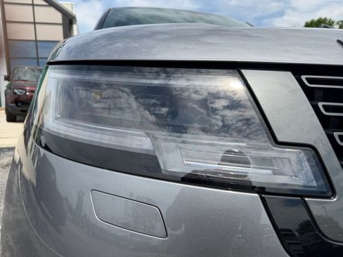 Used 2024 Land Rover Range Rover Long Wheelbase SE AWD/4WD image 24