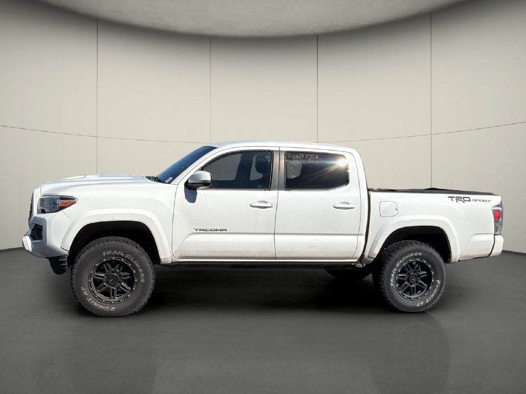 Used 2020 Toyota Tacoma TRD Sport w/ Technology Package RWD image 4