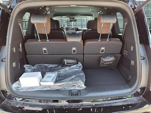 New 2025 Nissan Armada SL w/ Captain's Chari Seat Package image 8