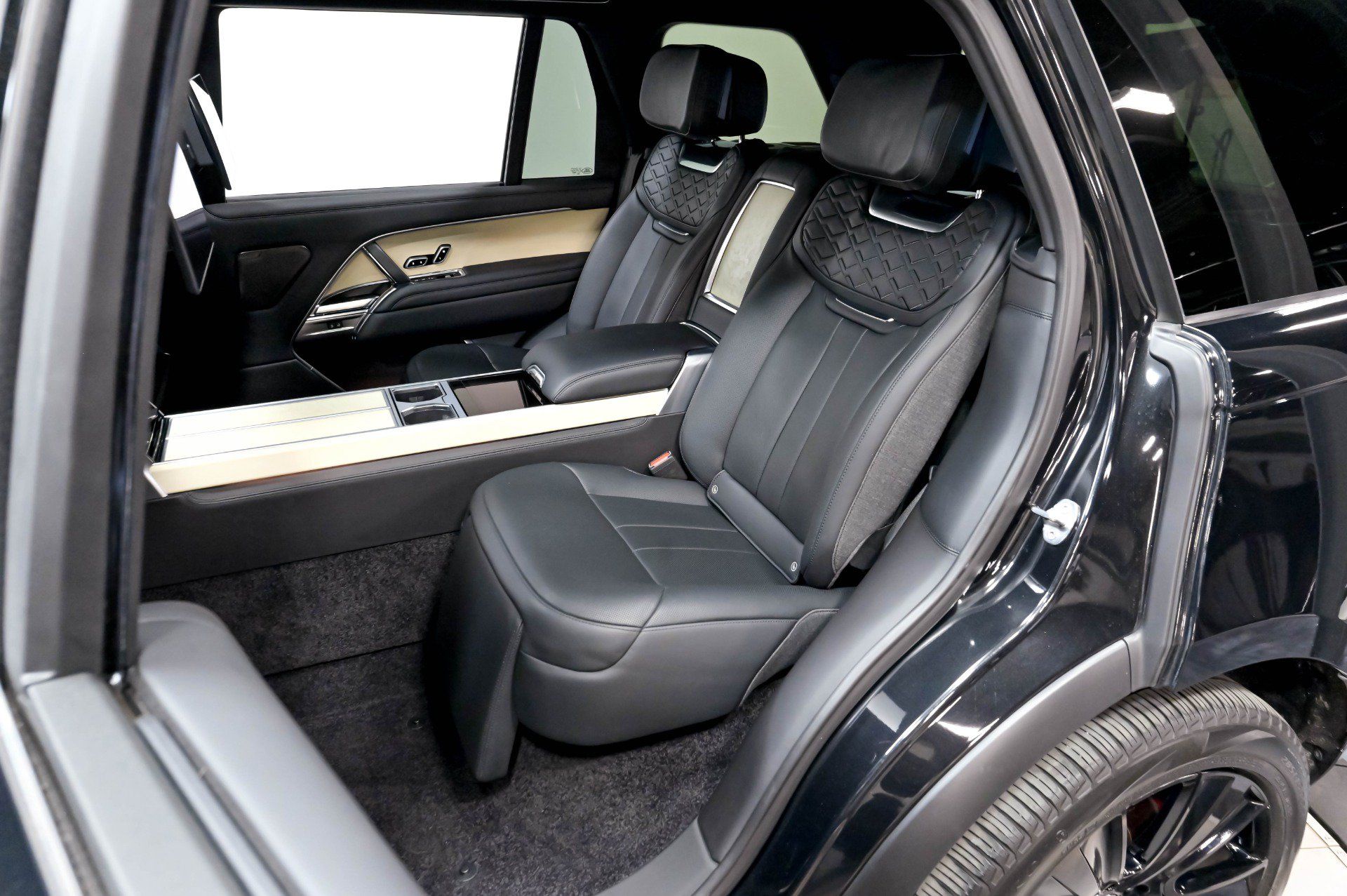 Used 2023 Land Rover Range Rover LWB SV Autobiography AWD/4WD image 46