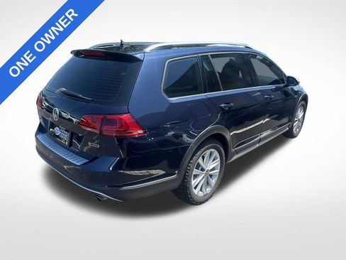 Used 2017 Volkswagen Golf Alltrack SE AWD/4WD image 2