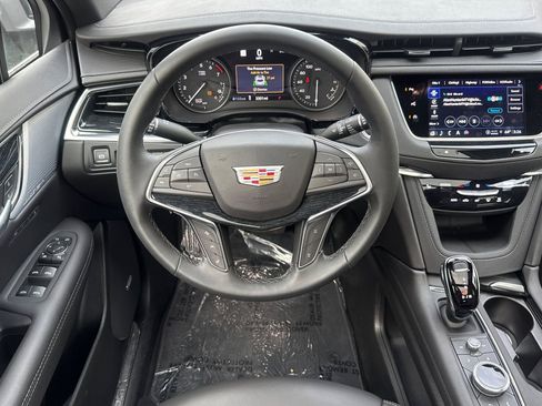 Used 2025 Cadillac XT5 Premium Luxury w/ LPO, Red Accent Package image 15