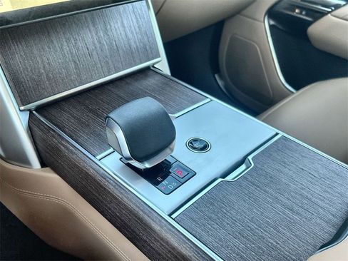 New 2026 Land Rover Range Rover SE image 28