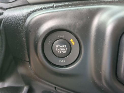 Used 2021 Jeep Gladiator Sport AWD/4WD image 28