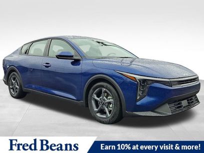 New 2025 Kia K4 LXS