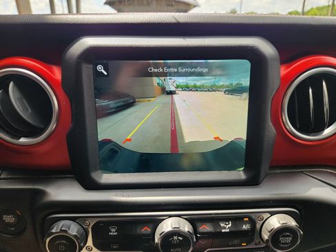 Used 2020 Jeep Gladiator Rubicon AWD/4WD image 19