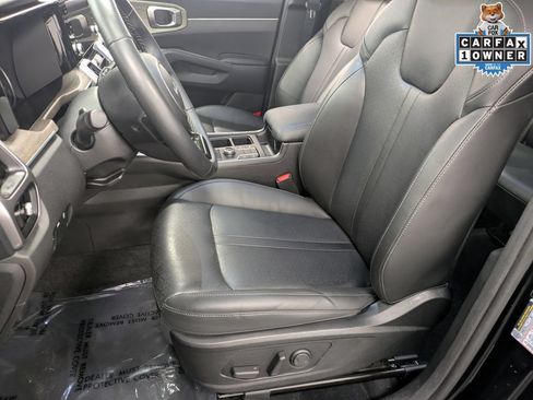 Used 2023 Kia Sorento S w/ Panoramic Sunroof Package AWD/4WD image 13