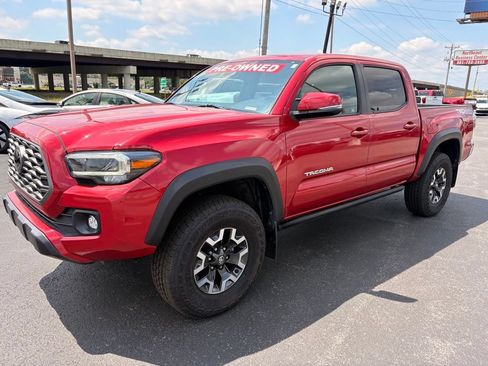 Used 2023 Toyota Tacoma TRD Off-Road AWD/4WD image 3
