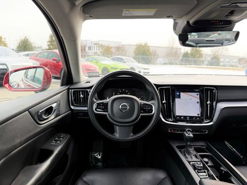 Used 2019 Volvo S60 T5 Momentum image 37