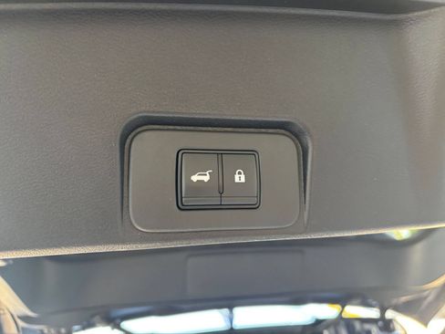 Used 2026 Nissan Rogue SV FWD image 22