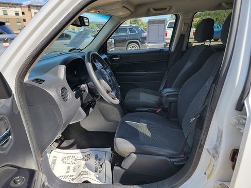 Used 2016 Jeep Patriot Sport w/ Power Value Group AWD/4WD image 14