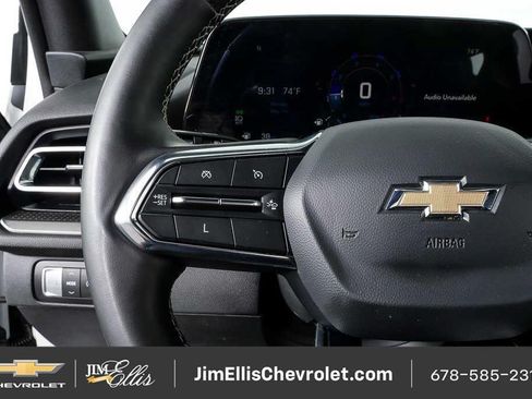 Certified 2025 Chevrolet Traverse LT FWD image 19