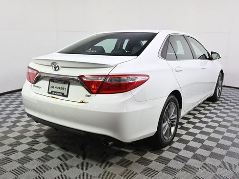 Used 2015 Toyota Camry SE FWD image 6